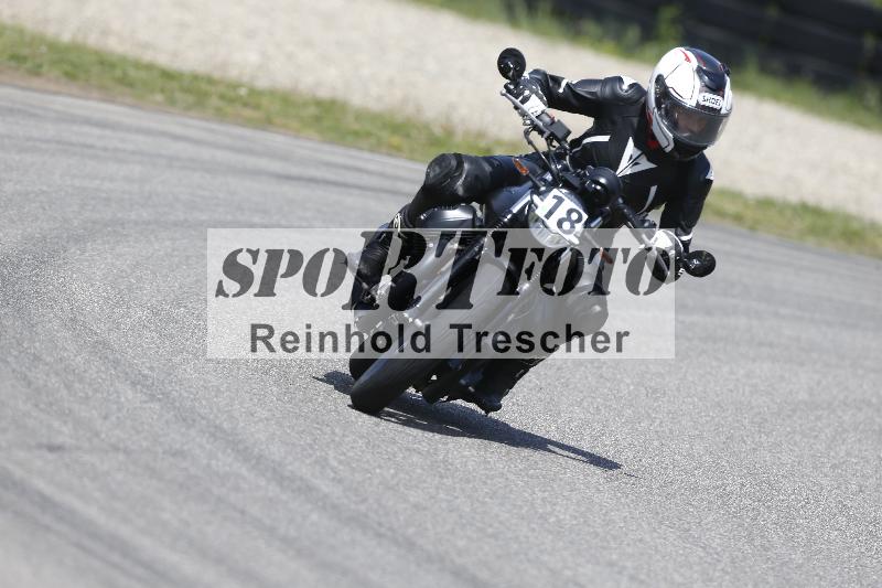 /Archiv-2025/09 22.04.2025 Cornu Master School ADR/gruen-vert/18